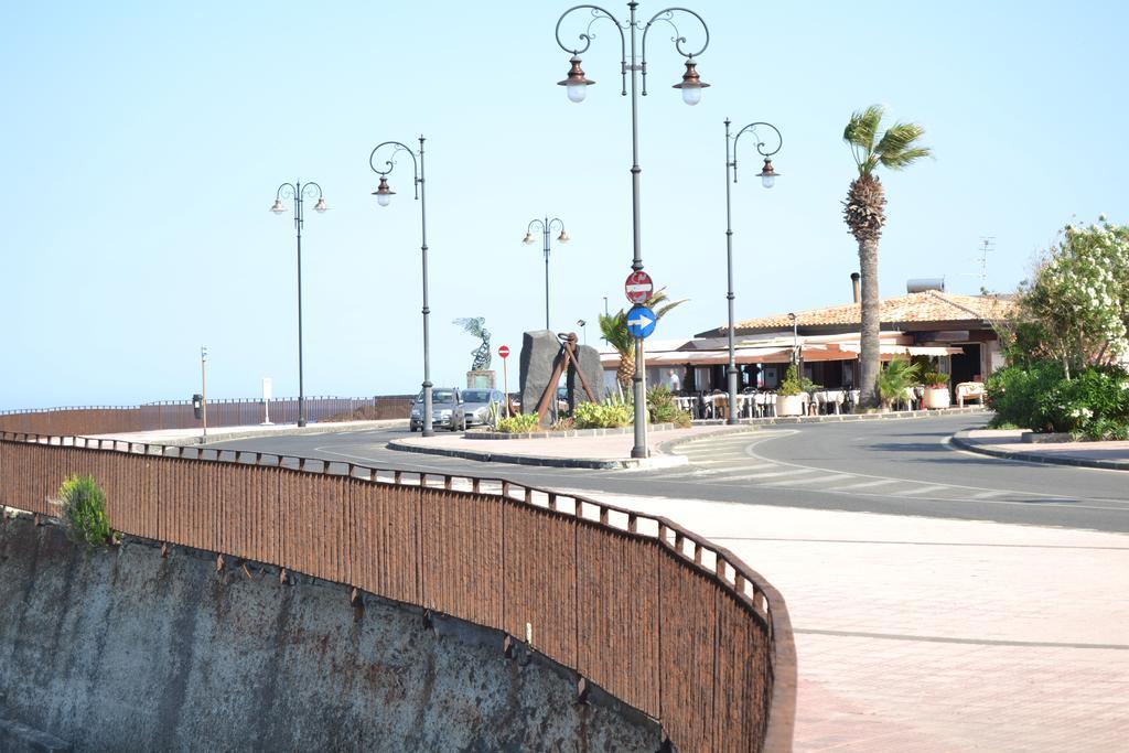 Hotel Porto Azzurro Giardini Naxos Exteriör bild
