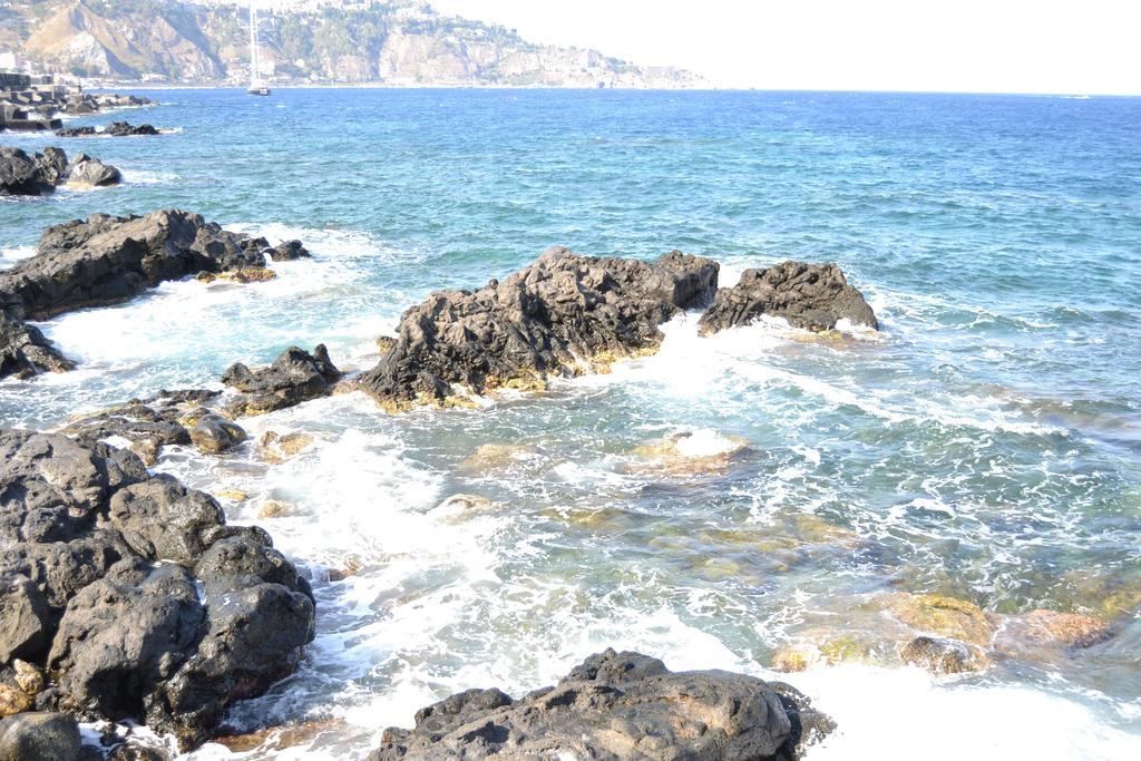 Hotel Porto Azzurro Giardini Naxos Exteriör bild
