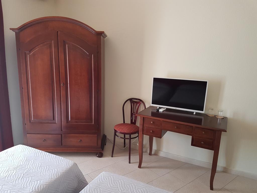 Hotel Porto Azzurro Giardini Naxos Exteriör bild