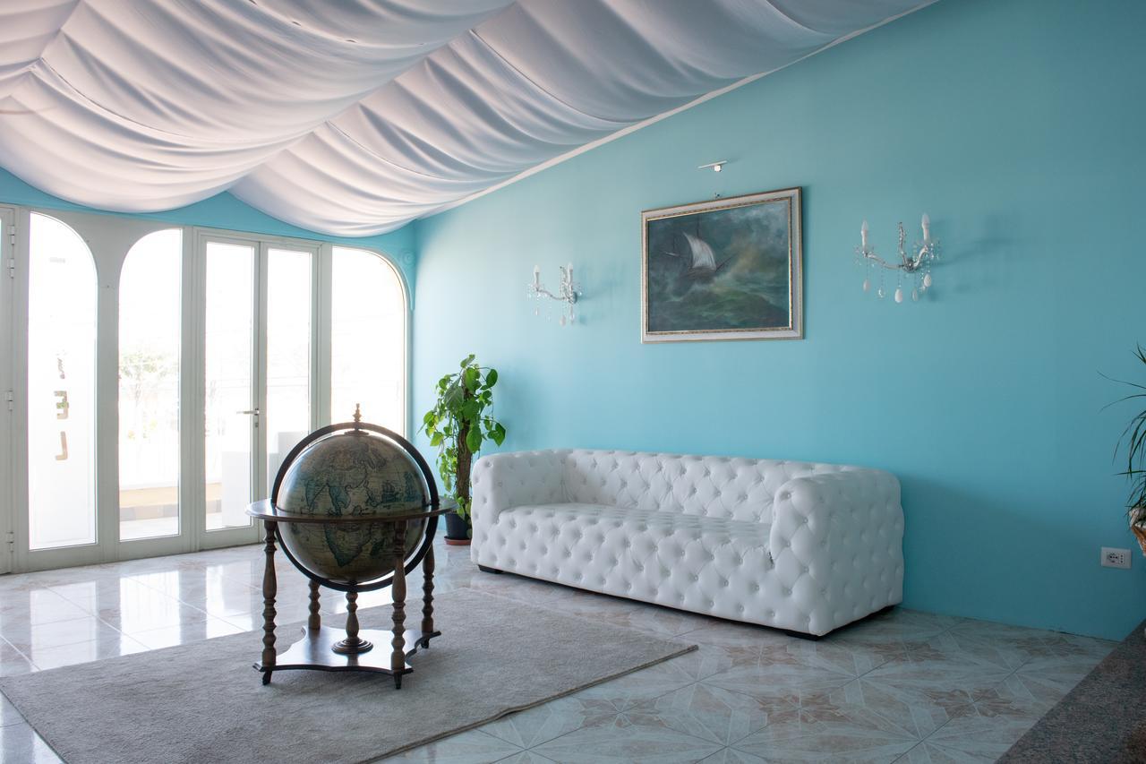 Hotel Porto Azzurro Giardini Naxos Exteriör bild
