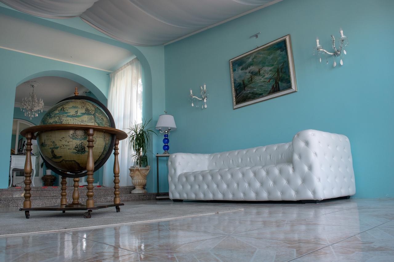 Hotel Porto Azzurro Giardini Naxos Exteriör bild