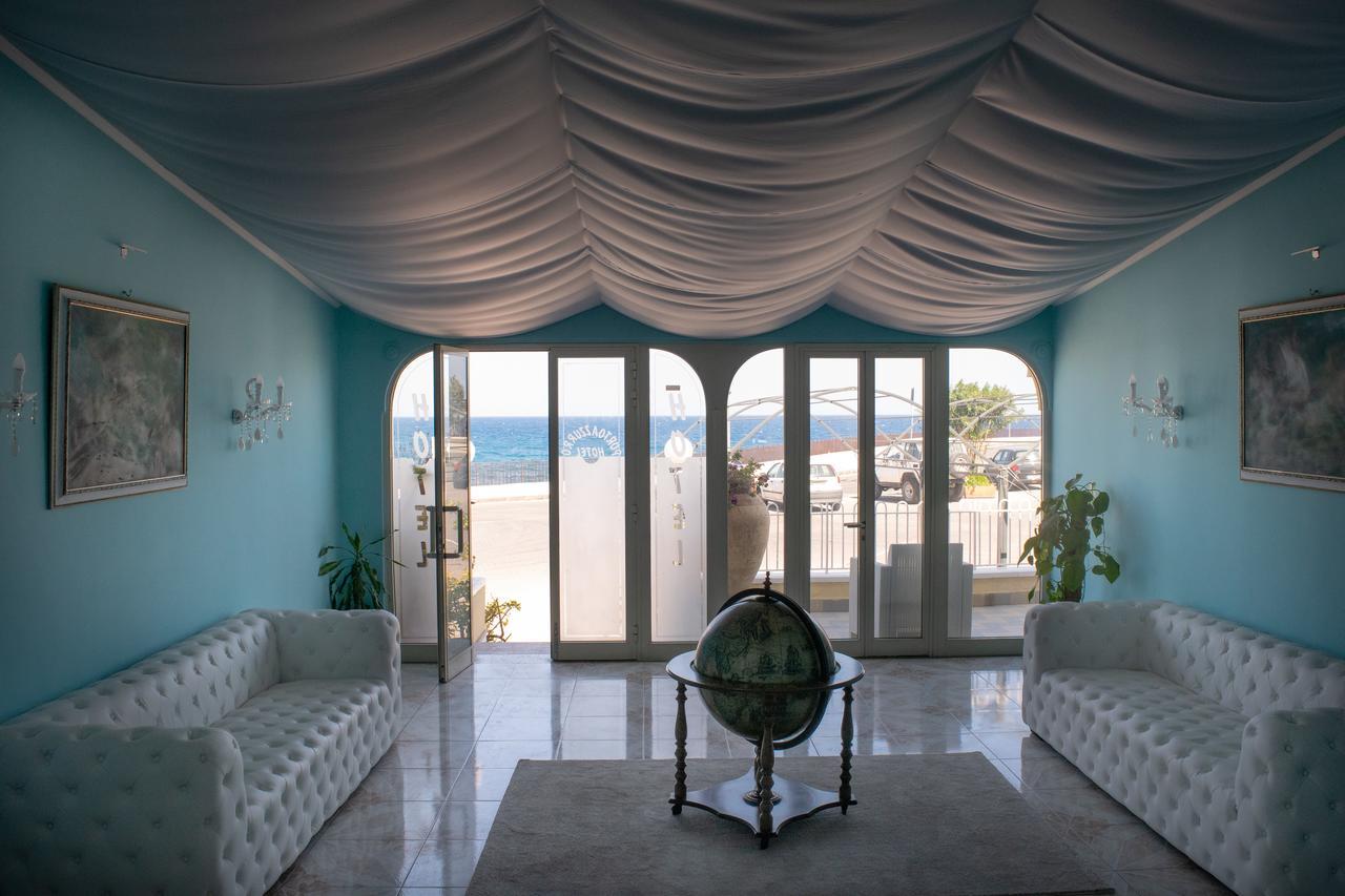 Hotel Porto Azzurro Giardini Naxos Exteriör bild