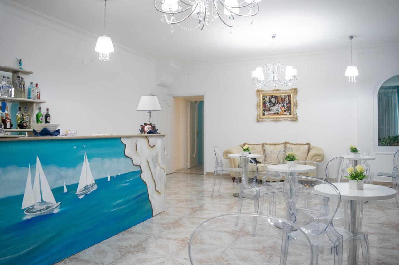 Hotel Porto Azzurro Giardini Naxos Exteriör bild