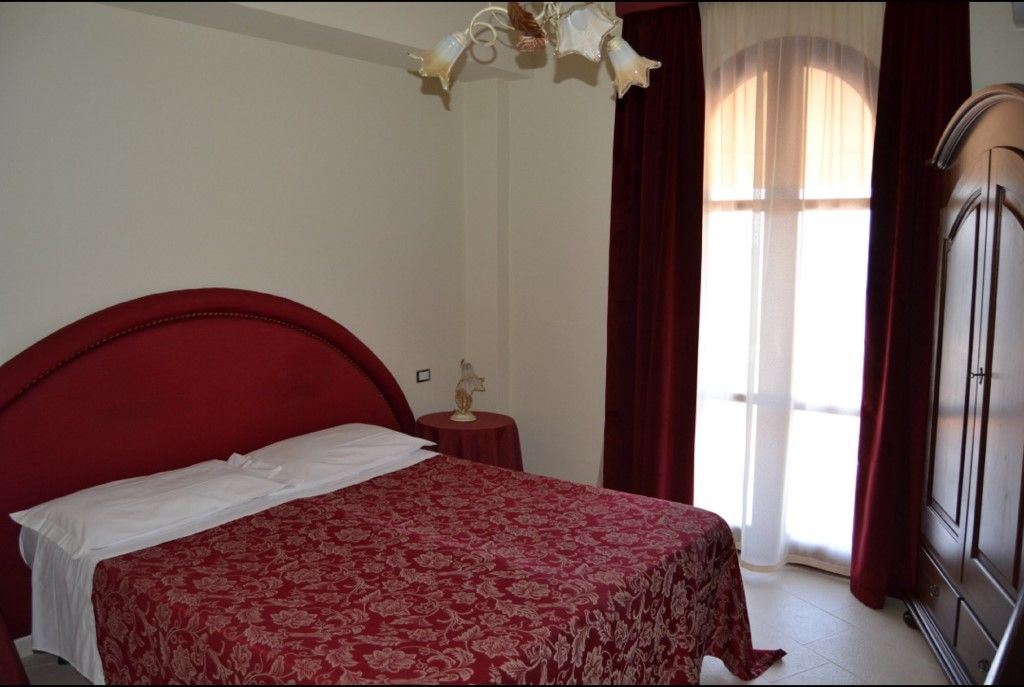 Hotel Porto Azzurro Giardini Naxos Exteriör bild