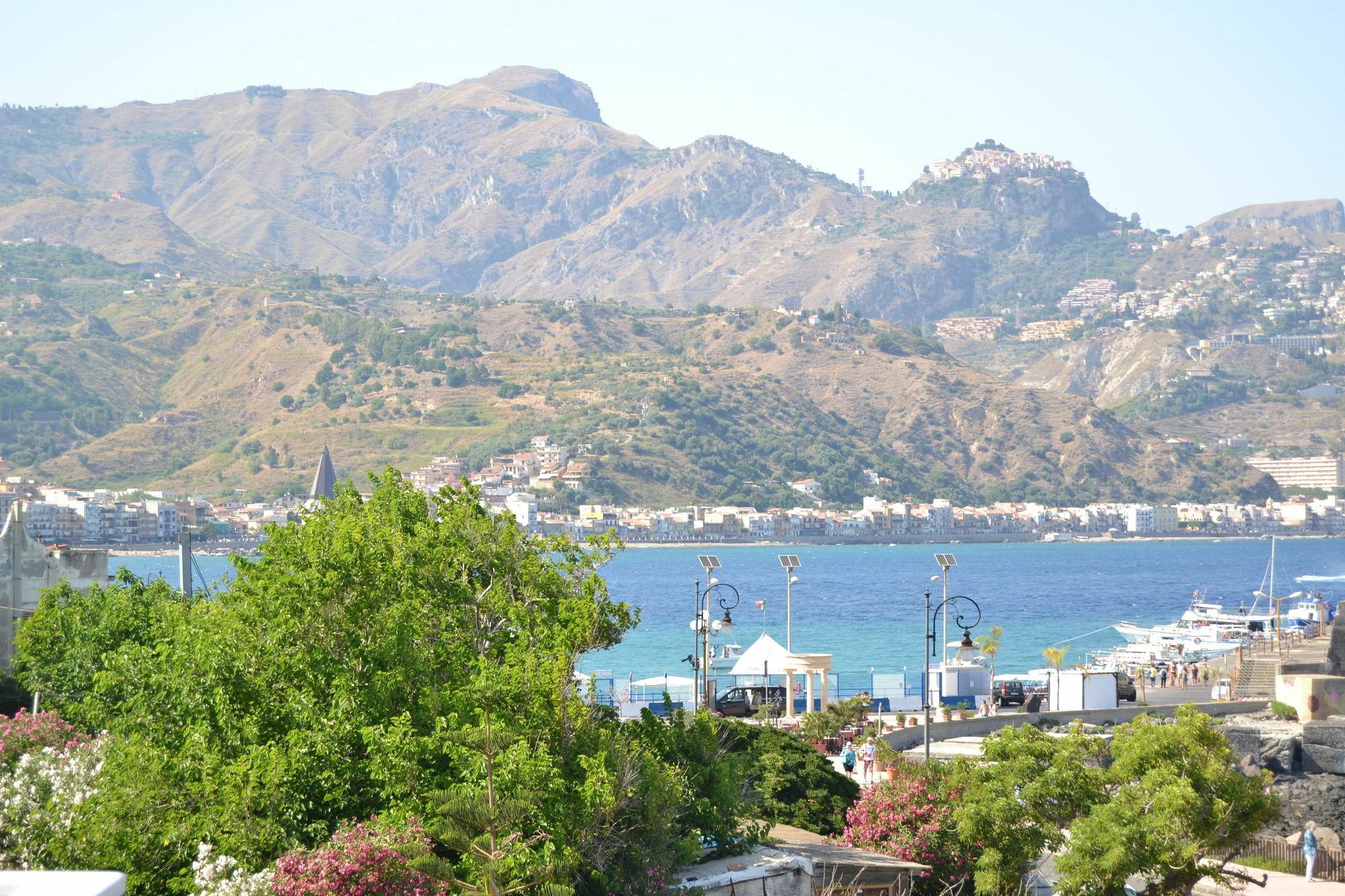 Hotel Porto Azzurro Giardini Naxos Exteriör bild