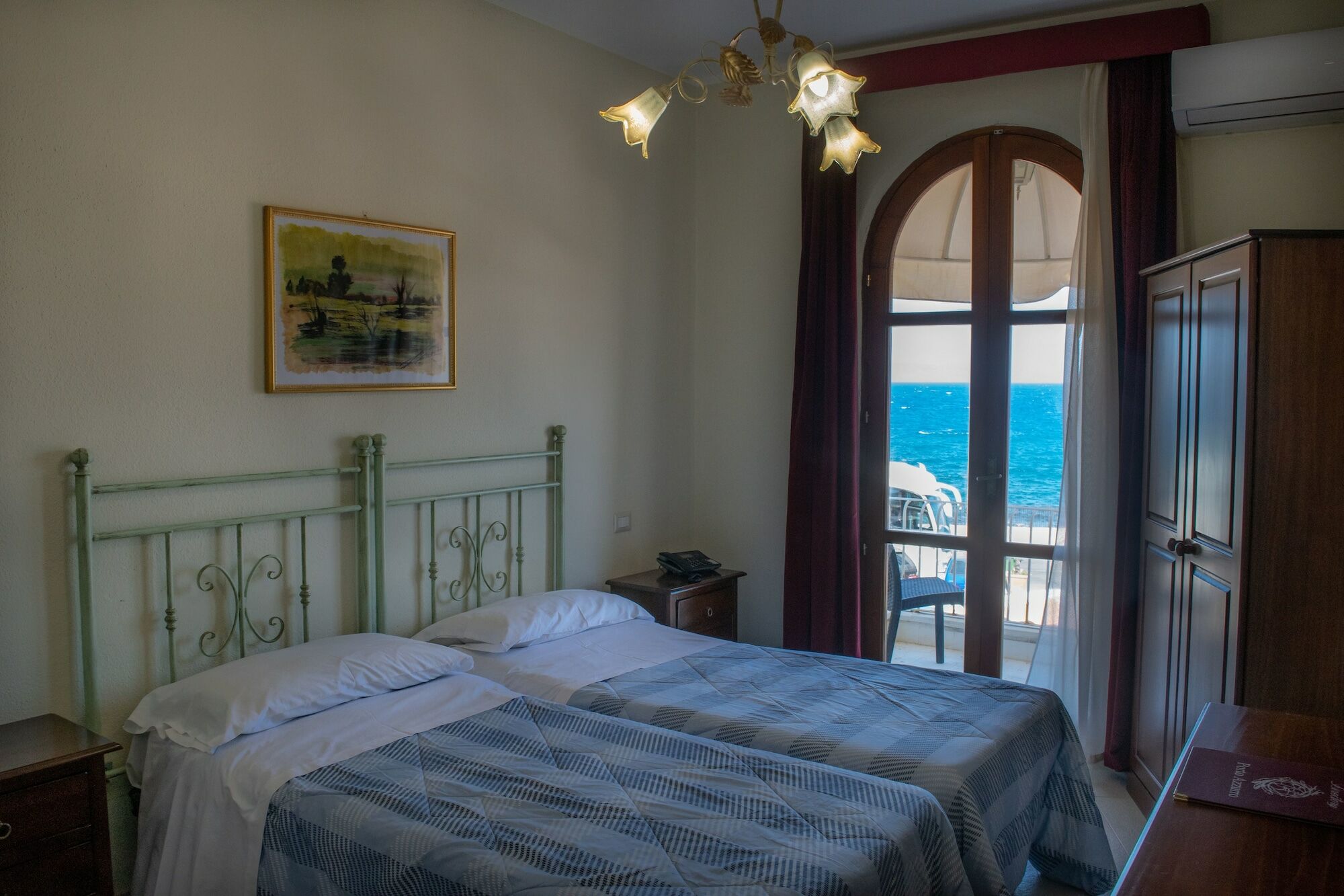 Hotel Porto Azzurro Giardini Naxos Exteriör bild
